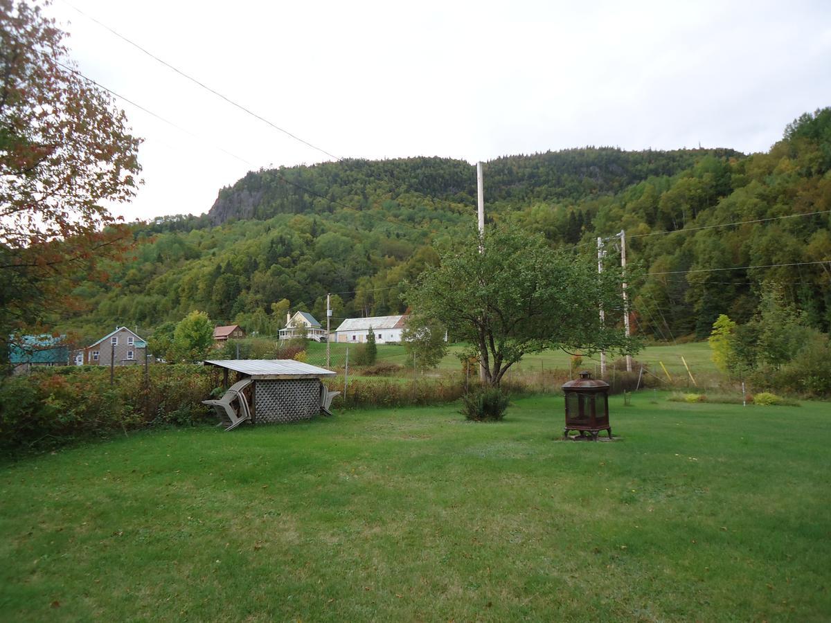 Chalet Saint-Thomas LʼAnse-Saint-Jean Zewnętrze zdjęcie